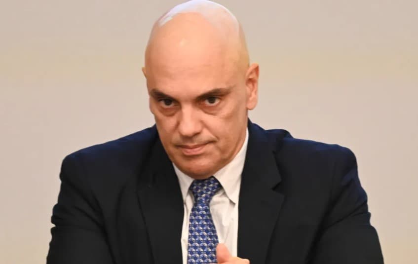 Réu do 8/1 posta vídeo xingando ministros do STF e Moraes determina volta à prisão