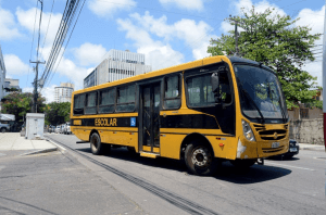 Dívida do Estado pode deixar 58 mil alunos sem transporte escolar