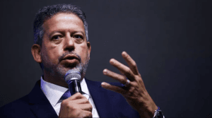 Veto de Lula no marco fiscal deve ser derrubado pelo Congresso, diz Lira