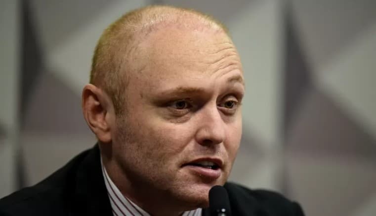 Backup de registros de entrada não lista visita do hacker Delgatti ao Ministério da Defesa