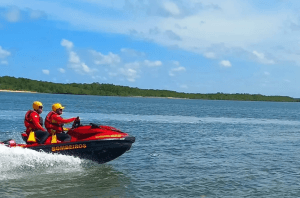 Bombeiros e Marinha encerram 2º dia de buscas por adolescente desaparecido no litoral Sul do RN