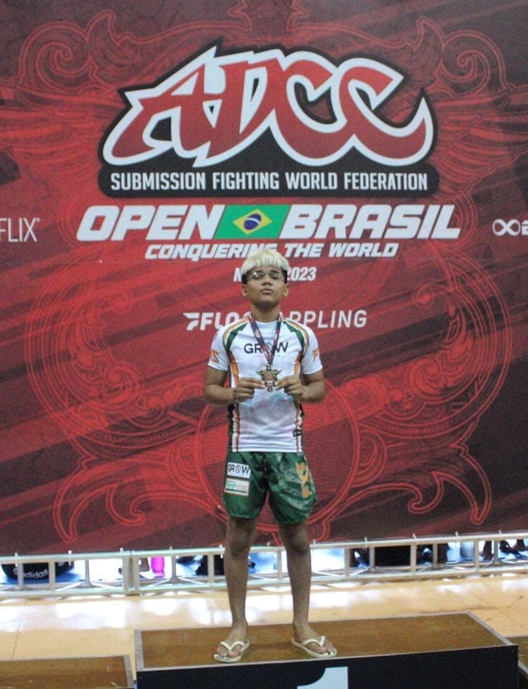 Campeão Mundial de Jiu-jitsu Kids, potiguar Silvio Júnior vence também um dos principais eventos de lutas sem kimono do mundo