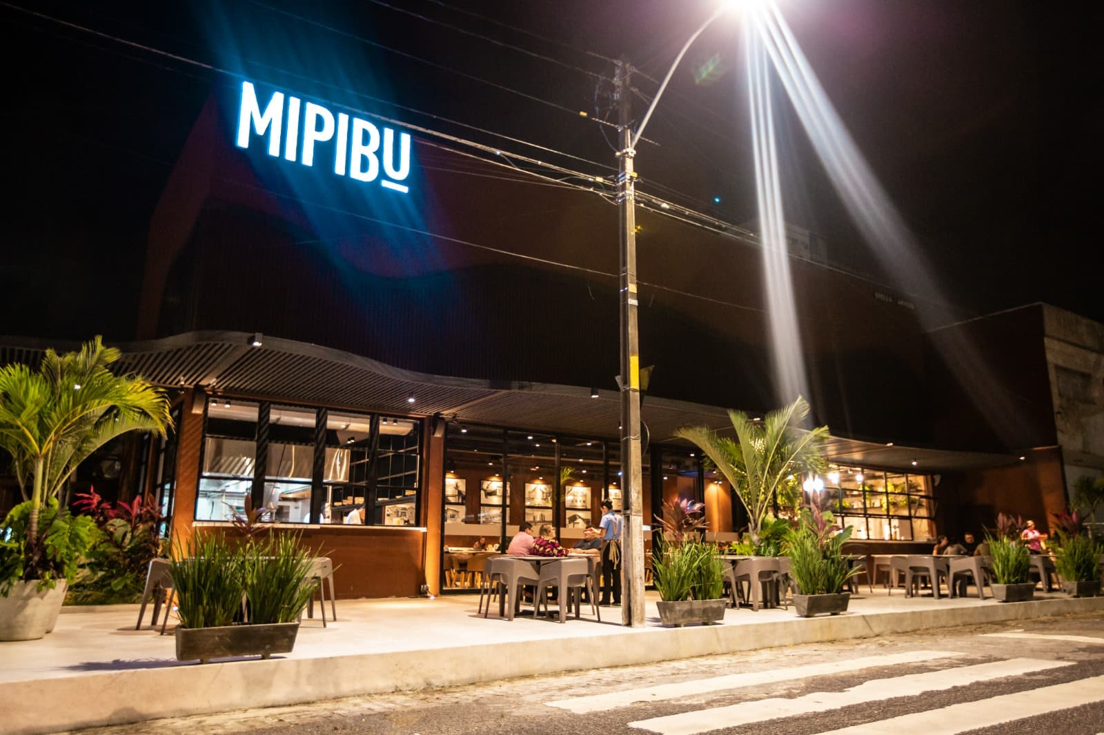 Restaurante Mipibu traz Happy Hour, Diogo das Virgens e Menu Experiência na véspera de feriado