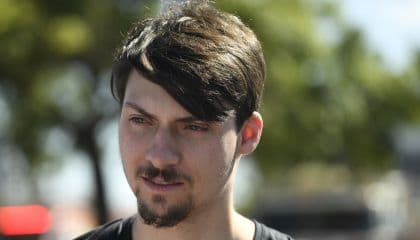 Filho de Bolsonaro nega à Polícia Civil envolvimento em fraudes de empresa investigada