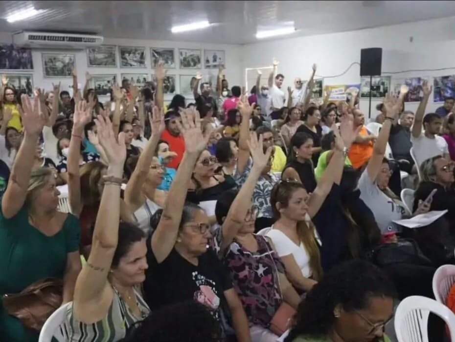 Professores de Natal aprovam paralisação de uma semana contra projeto que altera plano de carreira da educação