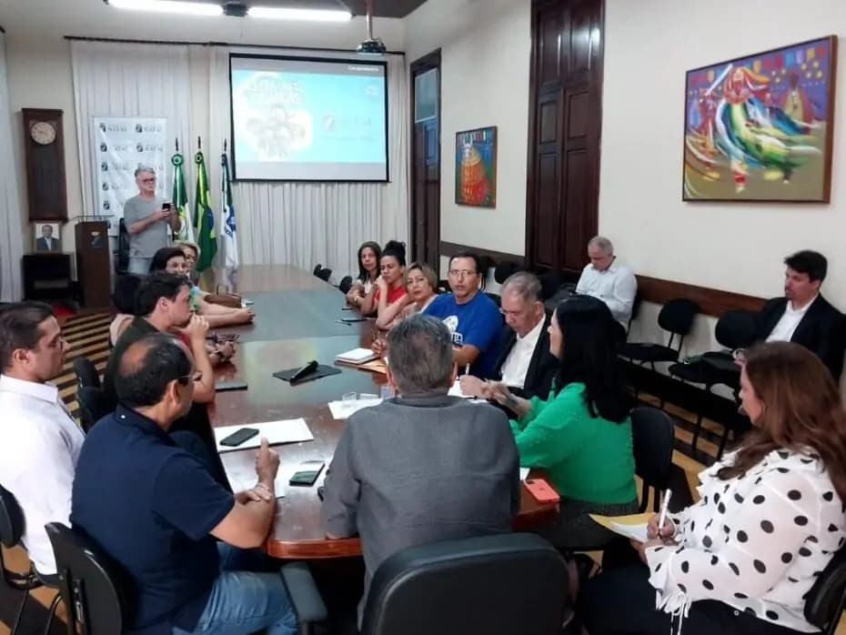 Secretaria de Educação de Natal se diz “perplexa” com paralisação de professores e chama sindicalistas para reunião
