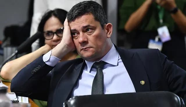 Moro quer convidar assessor especial da presidência para falar da posição do Brasil sobre Israel em comissão