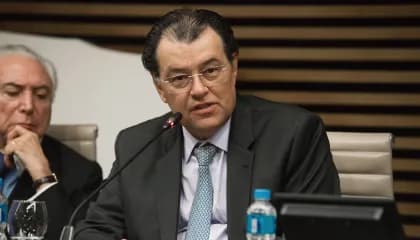 Relator da reforma tributária cria alíquota intermediária para profissionais liberais pagarem menos imposto