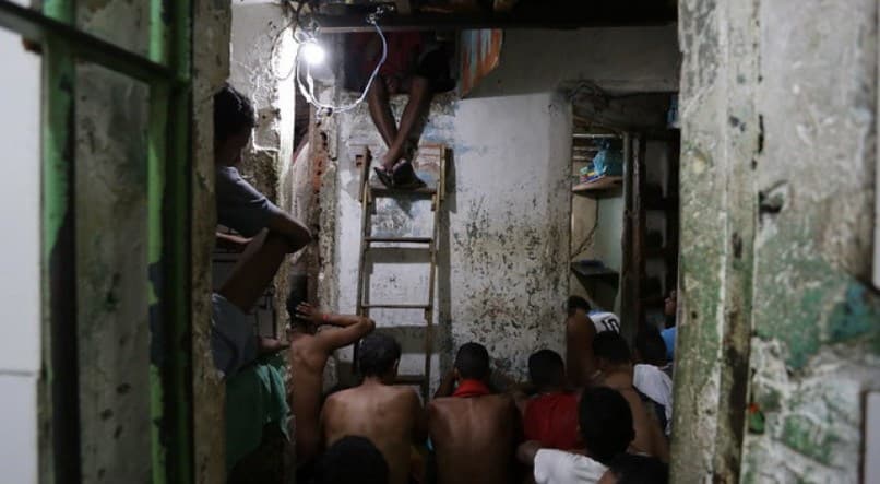 Maior sequestrador de Pernambuco, condenado a 190 anos de prisão, ganha liberdade antes do prazo, aponta MPPE