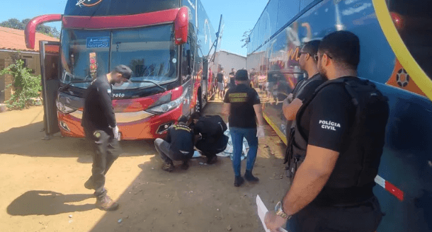 Motorista morre esmagado por ônibus enquanto consertava o veículo no interior do RN