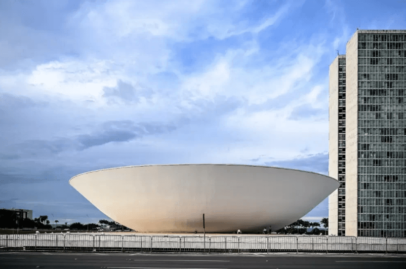 Quase um terço dos projetos considerados urgentes pelo Congresso em 2023 está engavetado