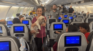 Chega ao Brasil 2º avião trazendo brasileiros de Israel