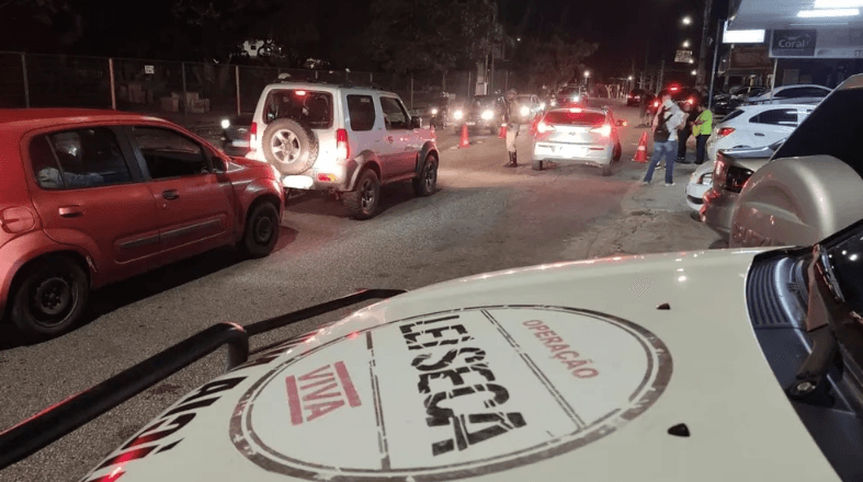 Três motoristas são presos e outros 10 são autuados em Operação da Lei Seca em Parnamirim