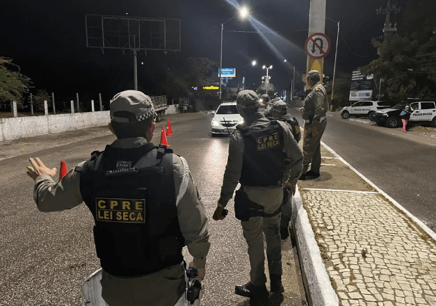 LEI SECA: Três pessoas são presas e 45 condutores são autuados durante fiscalização em Mossoró