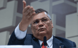 Dino reclama de críticas sobre segurança pública: “Injustos ataques”