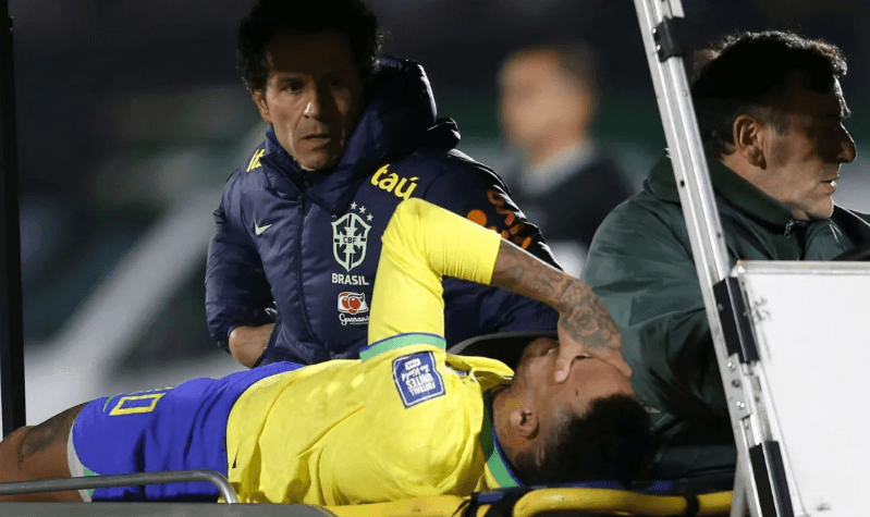 LESÃO GRAVE: Neymar sofre ruptura do ligamento cruzado e do menisco do joelho esquerdo e passará por cirurgia