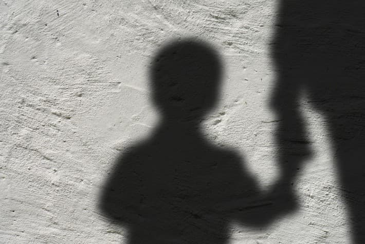 Senado aprova pensão para órfãos de vítimas de feminicídio; projeto segue para sanção presidencial