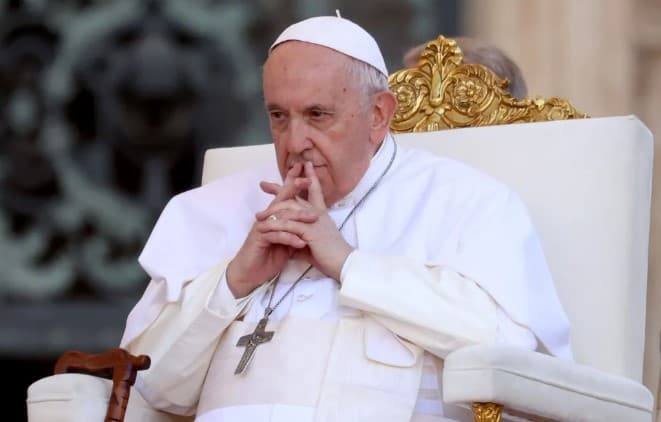 Papa Francisco sugere, pela primeira vez, que casais de pessoas do mesmo sexo possam ganhar a bênção