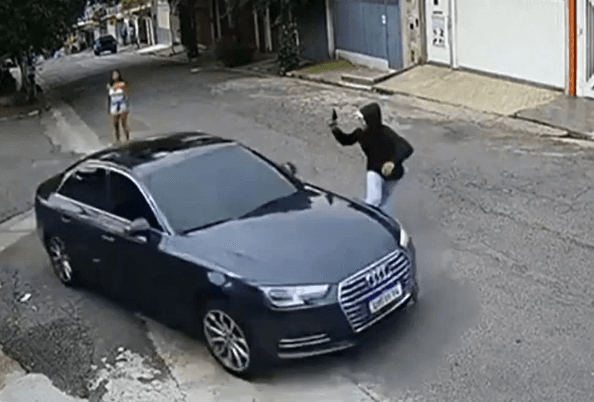[VÍDEO] “GOLPE DO AMOR”: Homem foge de tentativa de sequestro após marcar encontro em Aplicativo