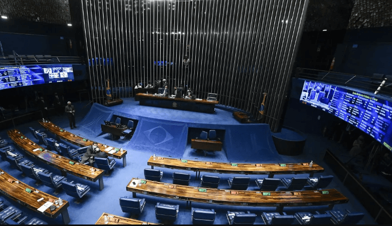 Senado aprova projeto que compensa estados e municípios com R$ 27 bilhões; texto vai à sanção