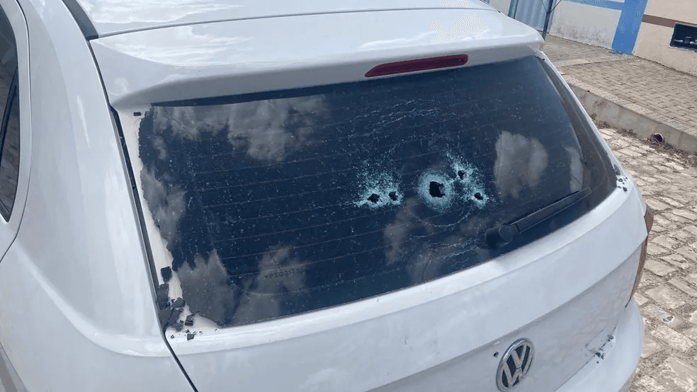 Carro utilizado pelo comandante da Guarda Municipal de Mossoró é alvo de tiros durante a madrugada