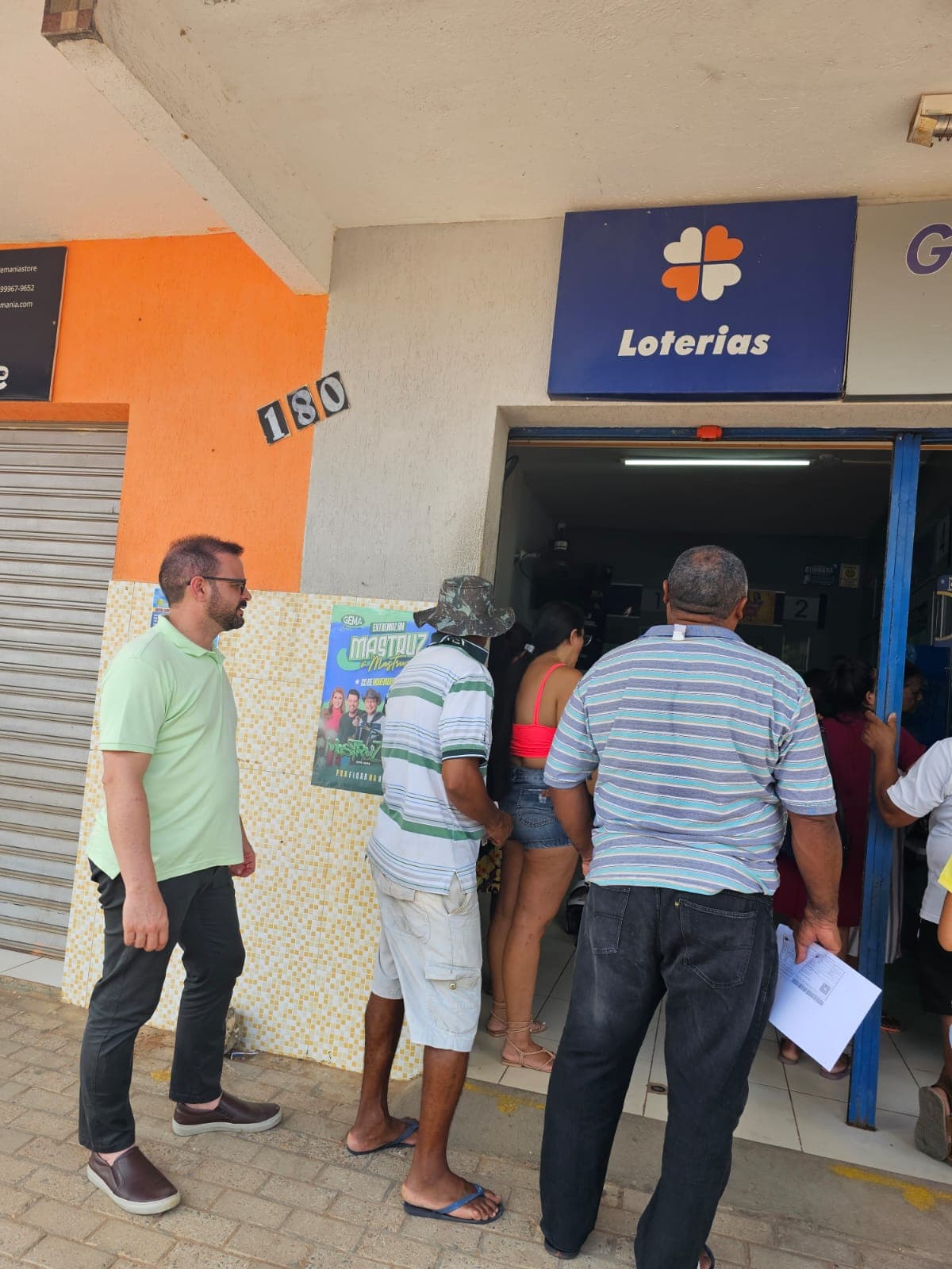 Prefeitura de Extremoz sanciona Lei que limita o tempo de espera em filas de bancos, lotéricas e cartórios