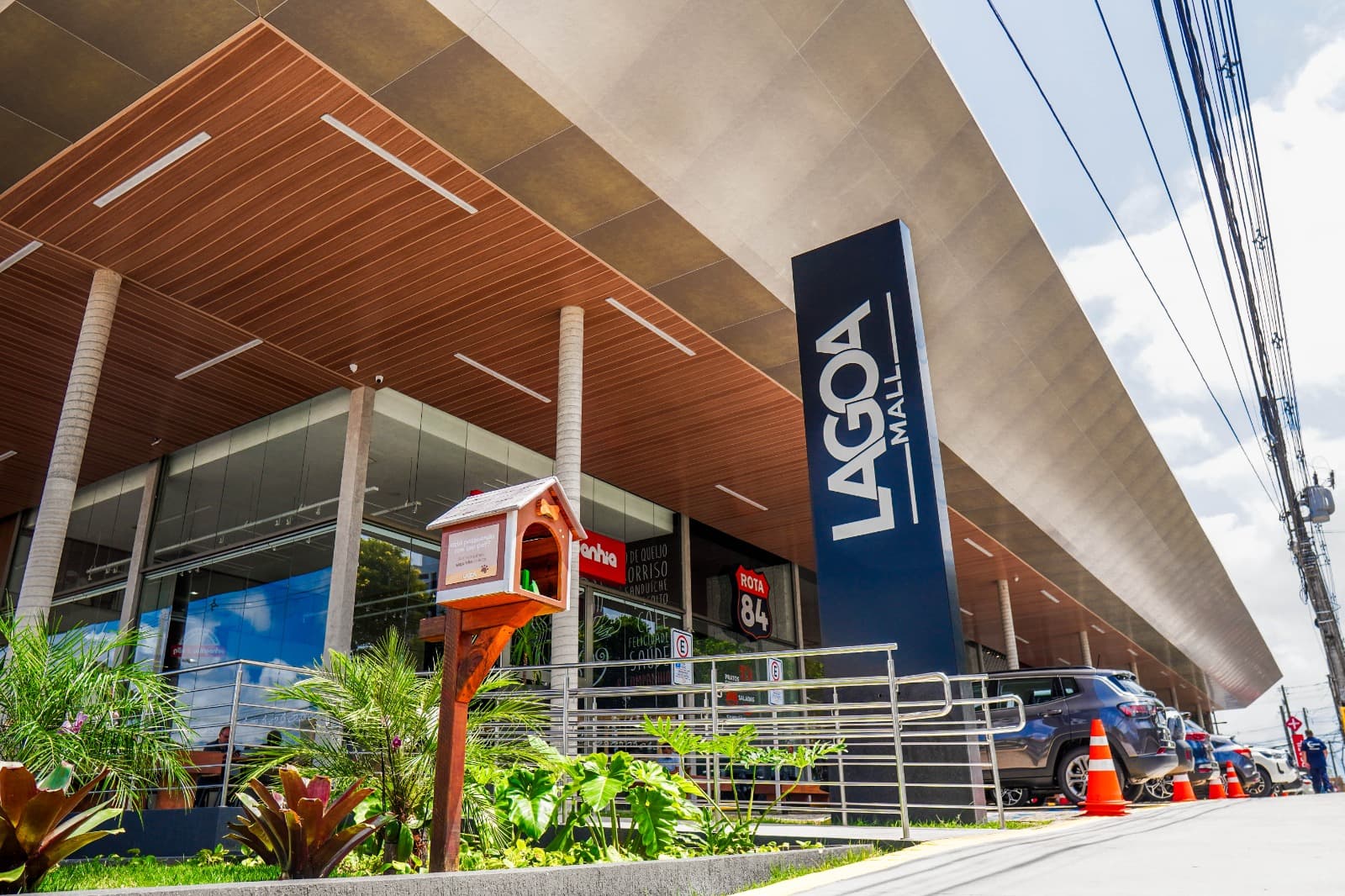 No coração de Lagoa Nova, um lugar para dar aquela pausa na correria do dia a dia. Esse é o Lagoa Mall