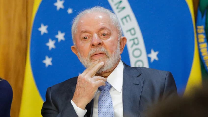 Lula anuncia GLO para usar militares em portos e aeroportos