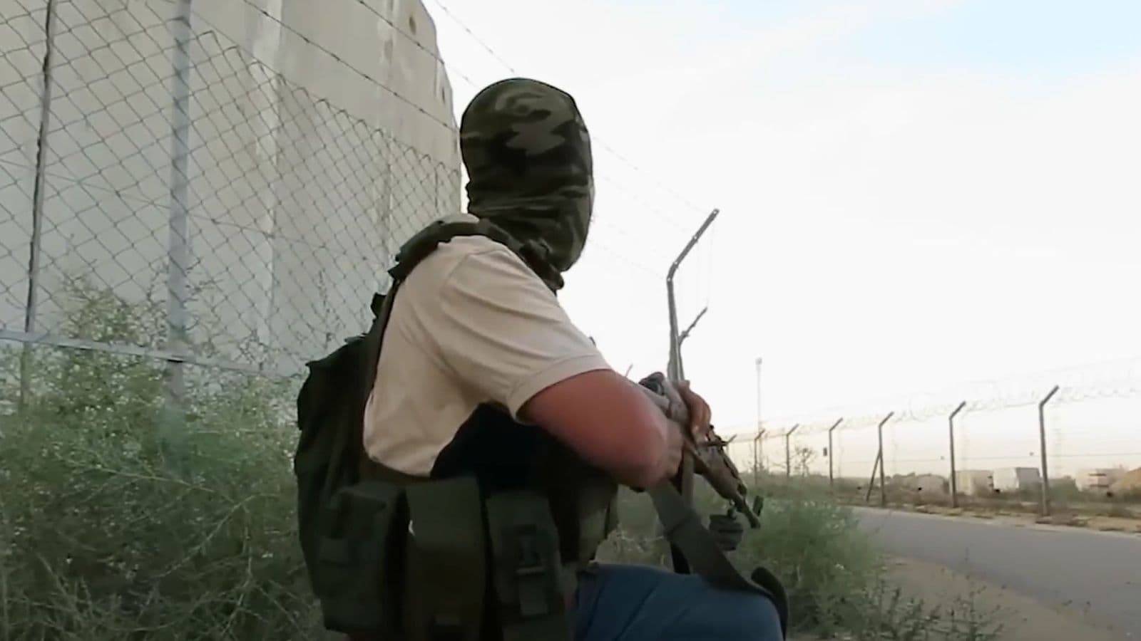 Jovem terrorista do Hamas liga para os pais comemorando o fato de ter matado 10 judeus com as próprias mãos
