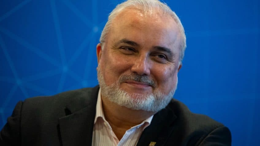 Lula nunca pediu para baixar preços dos combustíveis, diz Prates