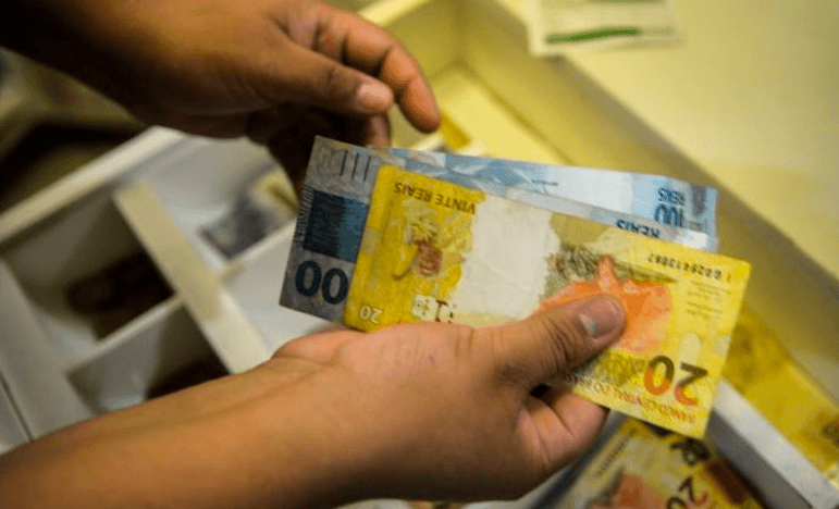 Contas públicas apresentam rombo de R$ 75 bilhões no acumulado de janeiro a outubro de 2023