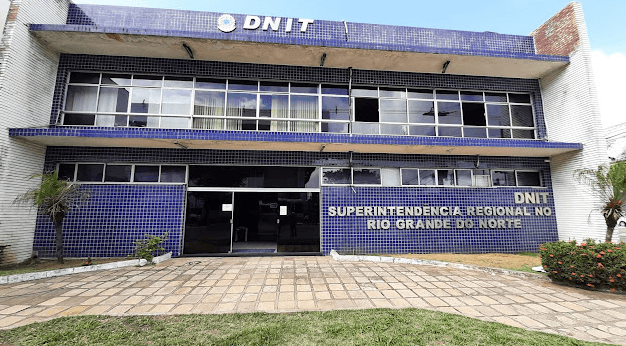 Superintendente do DNIT teria manipulado licitação, denunciam servidores
