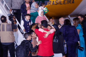 Brasileiros resgatados da Faixa de Gaza chegam a Brasília