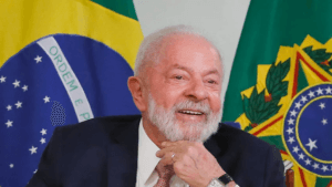 Fim de ano é hora de deixar as diferenças políticas de lado, diz Lula