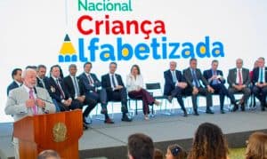 NENHUM CENTAVO: Governo Lula não passou nenhum centavo em 2023 para Alfabetização para estados e municípios