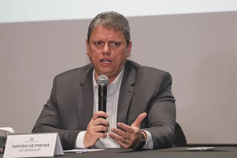 Tarcísio diz a aliados que candidatura bolsonarista não ganha em SP