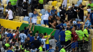 [VÍDEO] Brasil x Argentina: veja imagens da briga generalizada no Maracanã