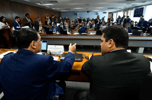Reforma tributária pode ser aprovada nesta quarta; senadores votam proposta no plenário