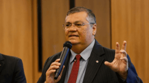 Dino diz não ver risco de ter nome vetado ao STF pelo Senado