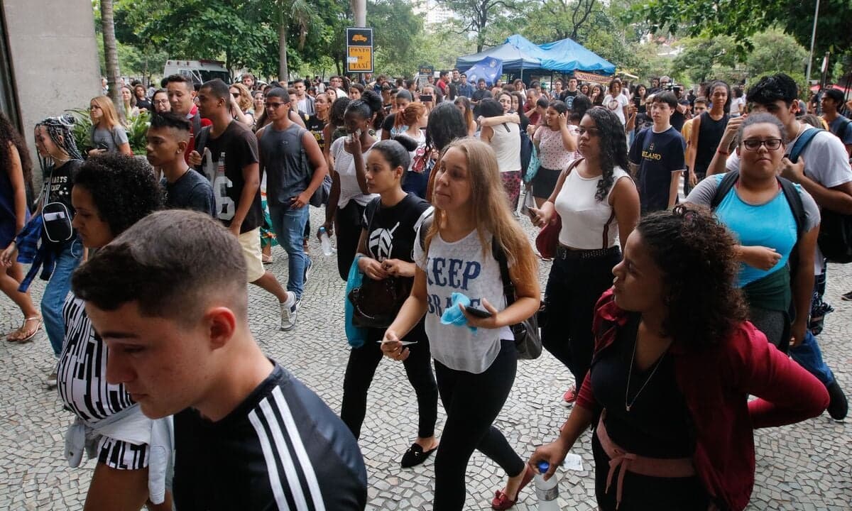 Brasil tem 10,9 milhões de jovens que não estudam, nem trabalham