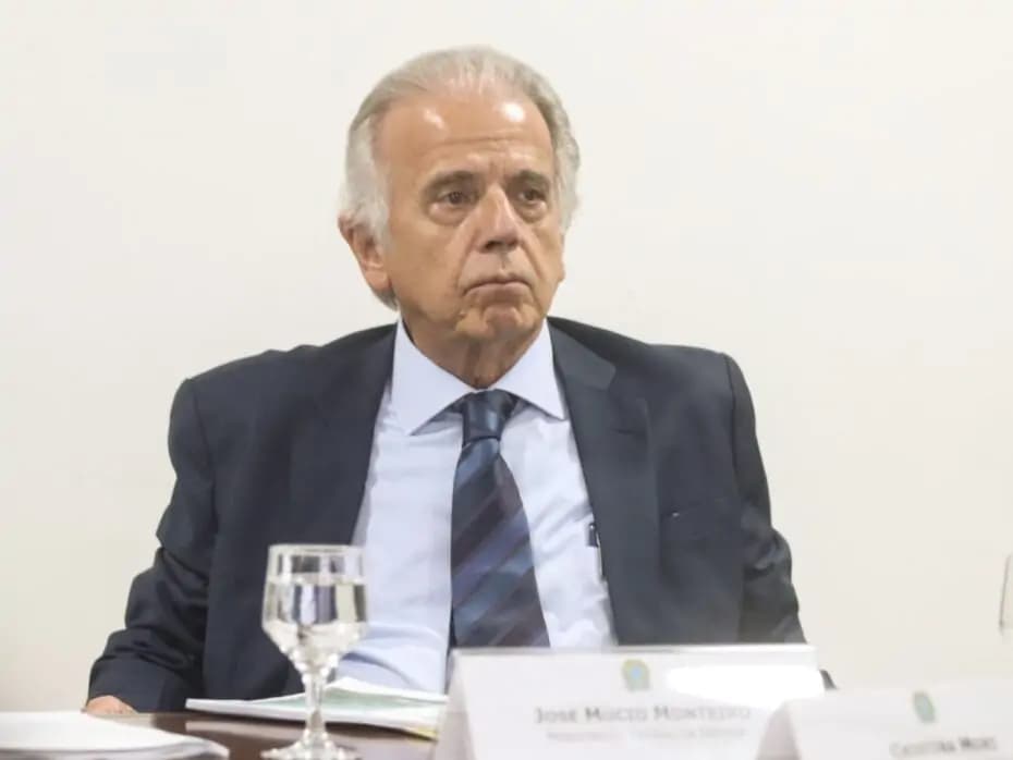 ‘Em hipótese nenhuma’ Maduro vai usar território brasileiro para invadir Guiana, diz ministro da Defesa