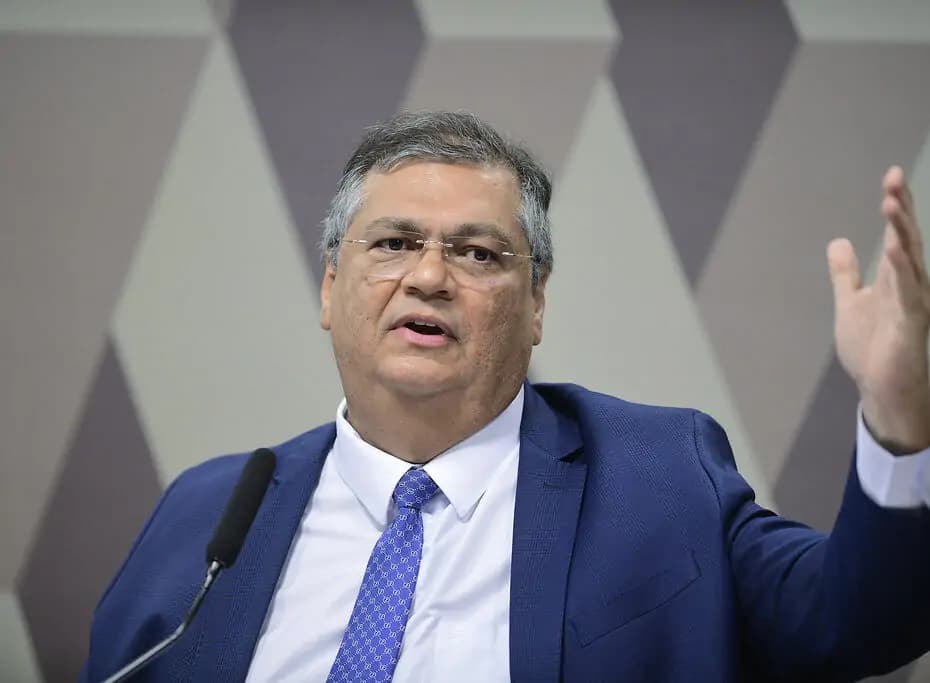 ‘Não terei nenhum medo, nenhum receio e nenhum preconceito de receber políticos’ se estiver no STF, diz Dino em sabatina