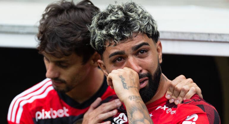 Gabigol acusado de fraudar exame antidoping. Pode pegar quatro anos de suspensão. Flamengo desiste de negociar renovação