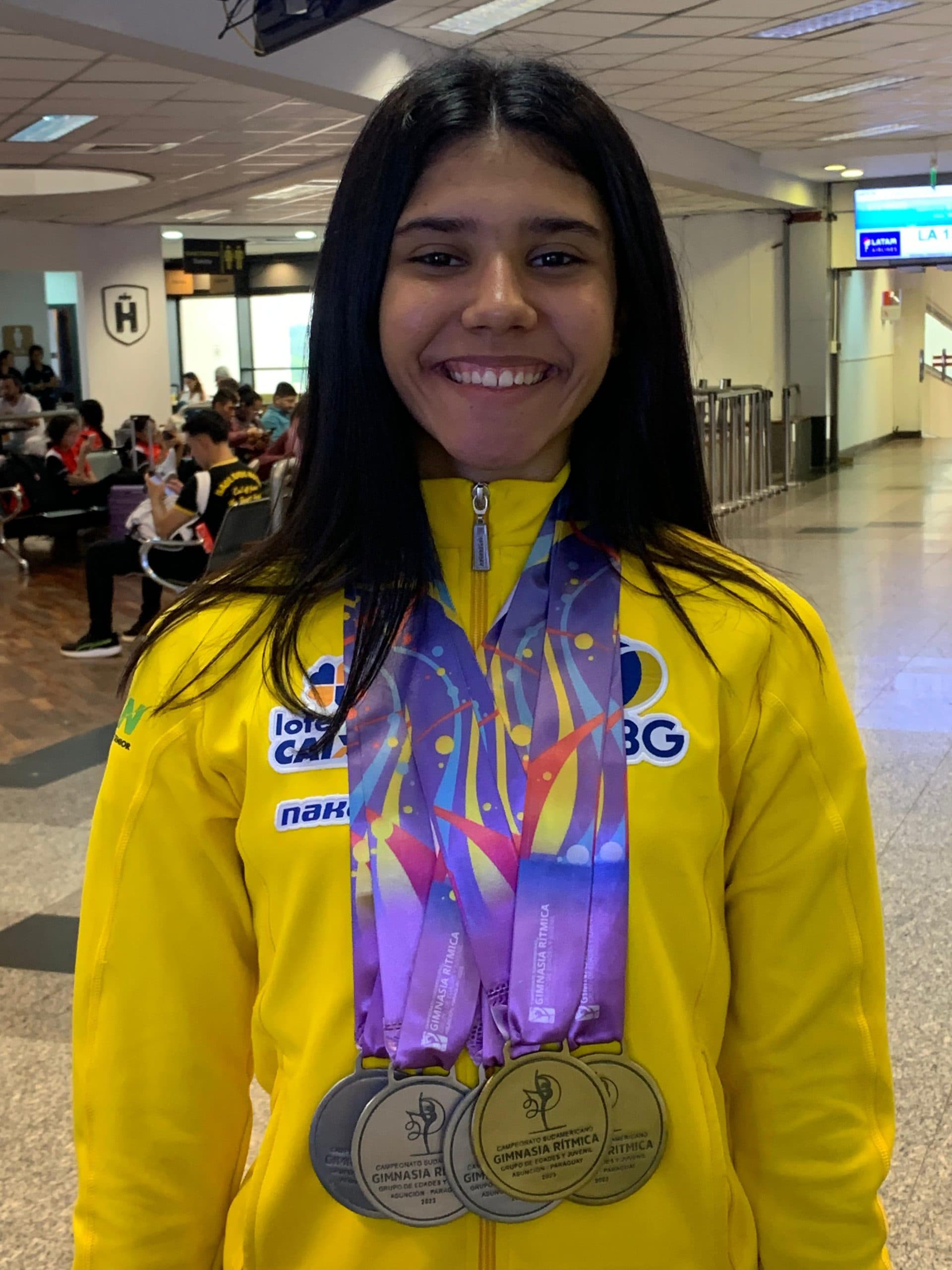 Julia Bessa é vice-campeã Sul-Americana junior de ginástica rítmica