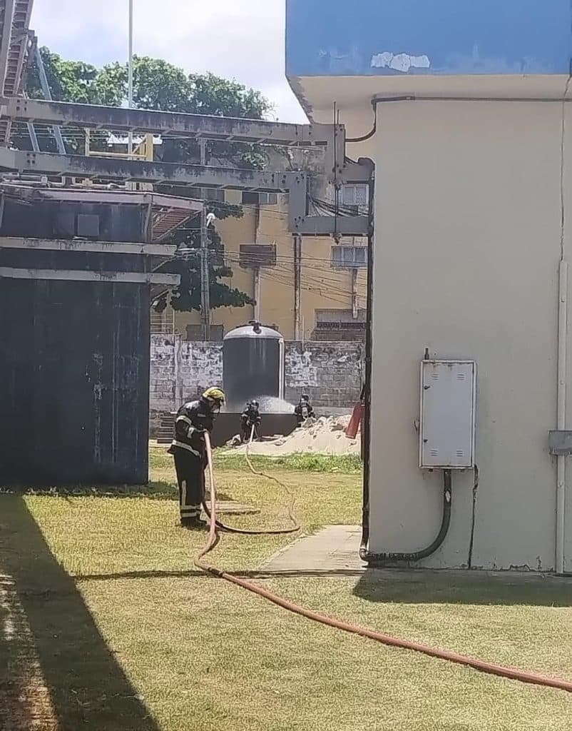 Estação da Caern apresenta vazamento de produto químico em Natal