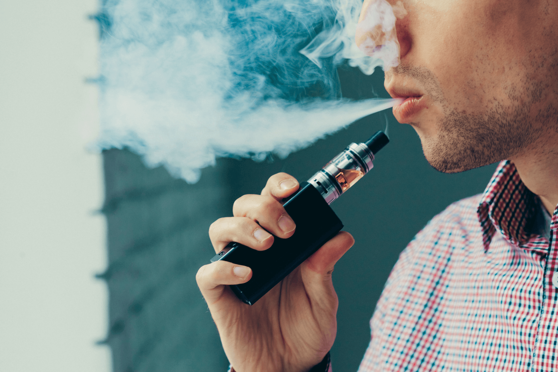 Regulamentação de cigarro eletrônico é discutida nesta sexta-feira