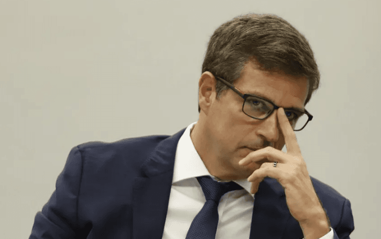 Campos Neto afirma que ‘ninguém’ espera déficit zero em 2024, mas compromisso do governo