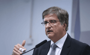 Gonet toma posse como procurador-geral da República nesta segunda (18)