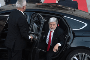 Lula envia Celso Amorim para reunião com Maduro e presidente da Guiana