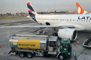 Petrobras reduz preço da querosene de aviação em 6%
